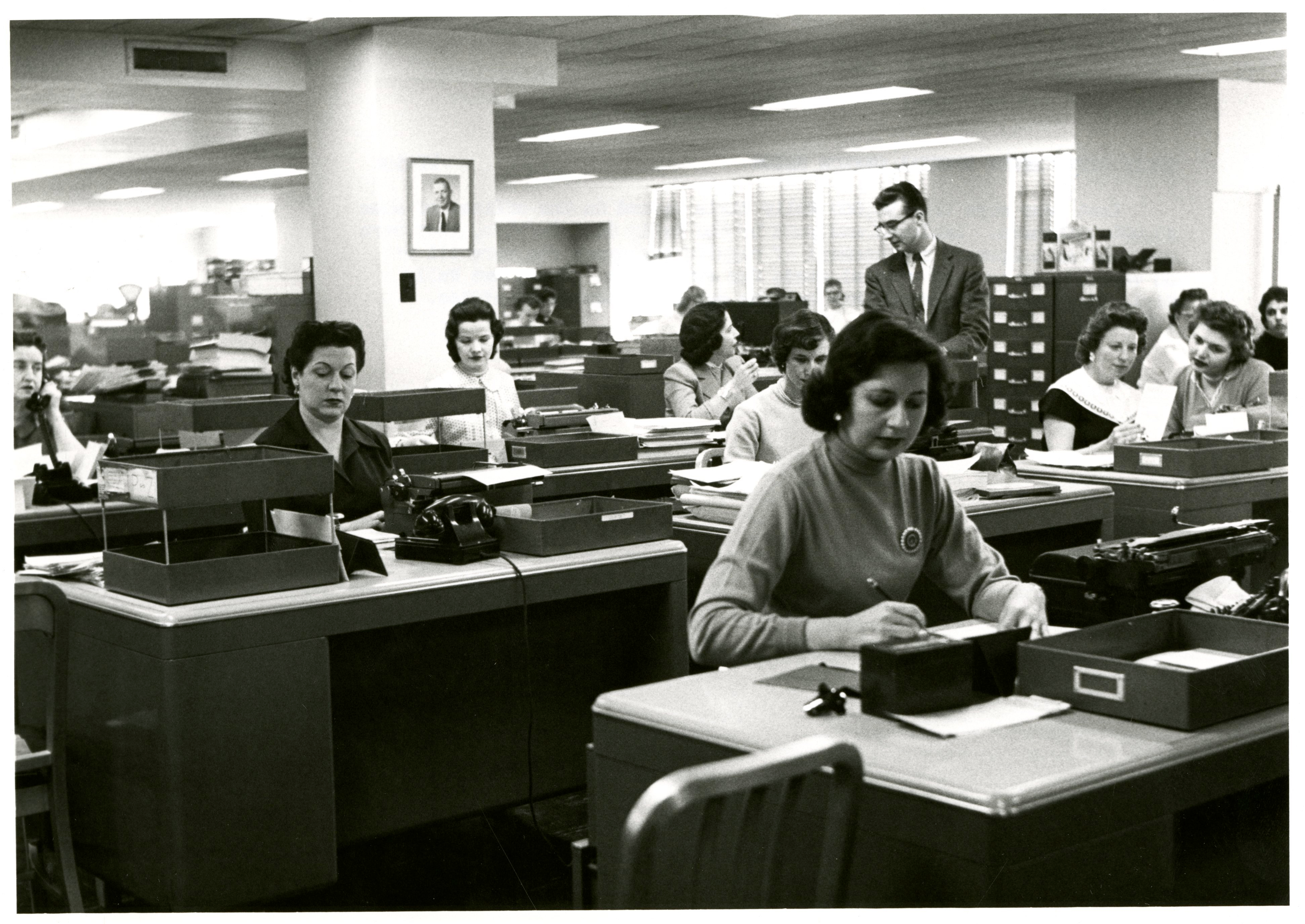 officeworker-may58-003.jpg