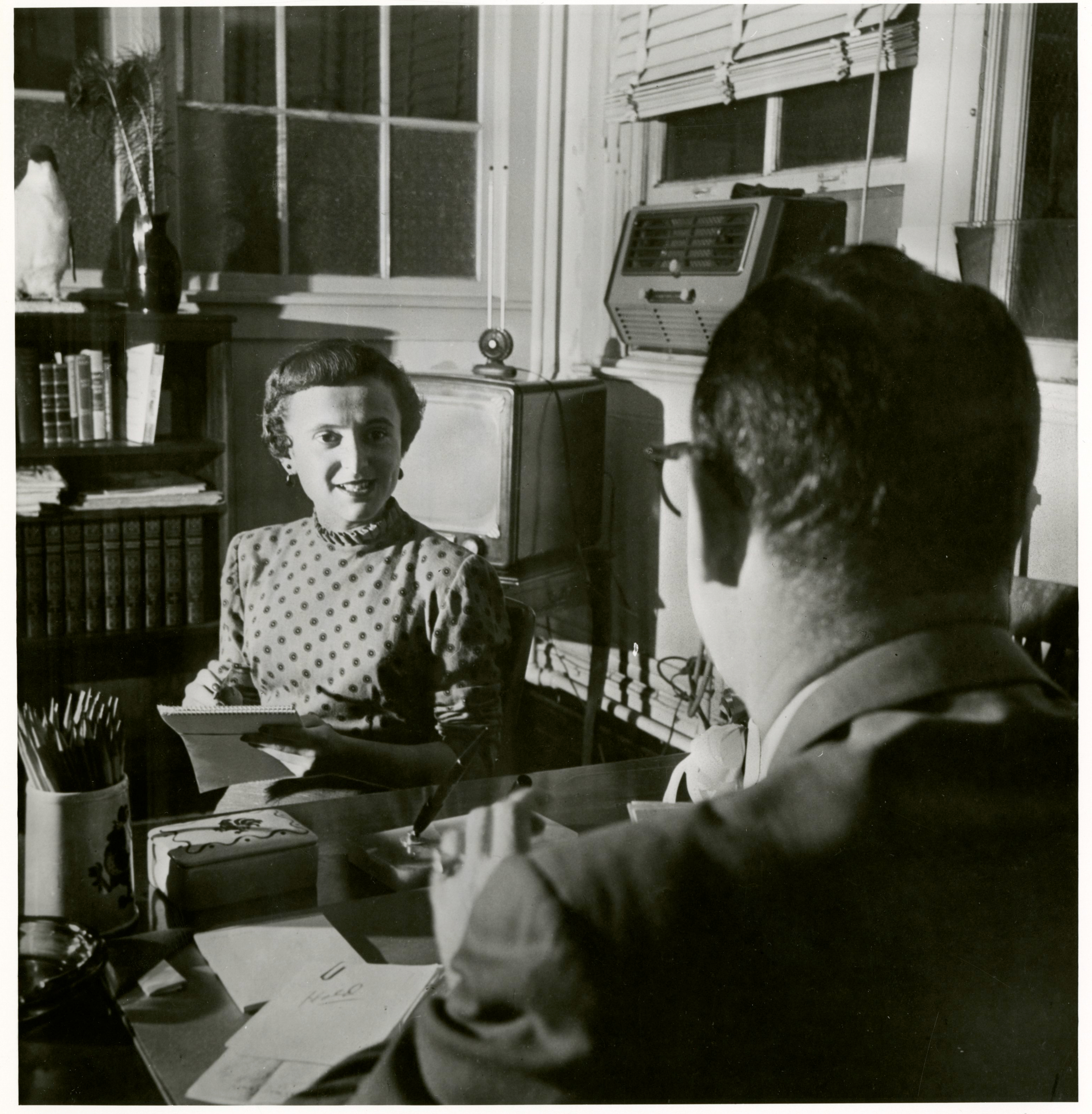 tvgirl001.jpg
